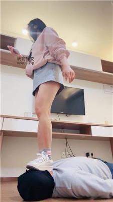 【妮蔻】小白鞋脏棉袜羞辱/深喉/喂食口水浓痰 bf50497