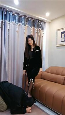 【嘉妮S】黑丝美腿虐-转胯/舔皮鞋/叼鞋闻鞋/吮吸脚趾