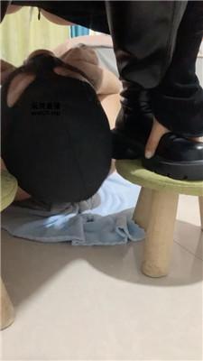 【苏苏】御姐S-长靴踩喂食场 bf51474