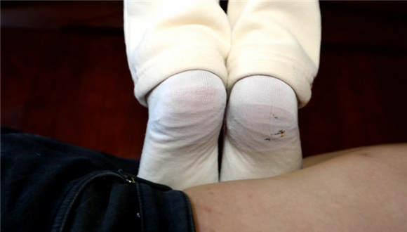 【奕潇】原味白袜踩踏 强迫闻袜子