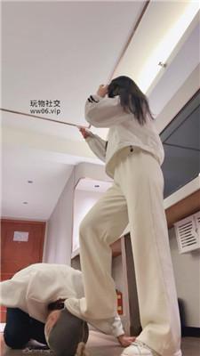 【妮蔻】胶带捆绑-小白鞋白袜塞嘴暴力虐打 bf49484