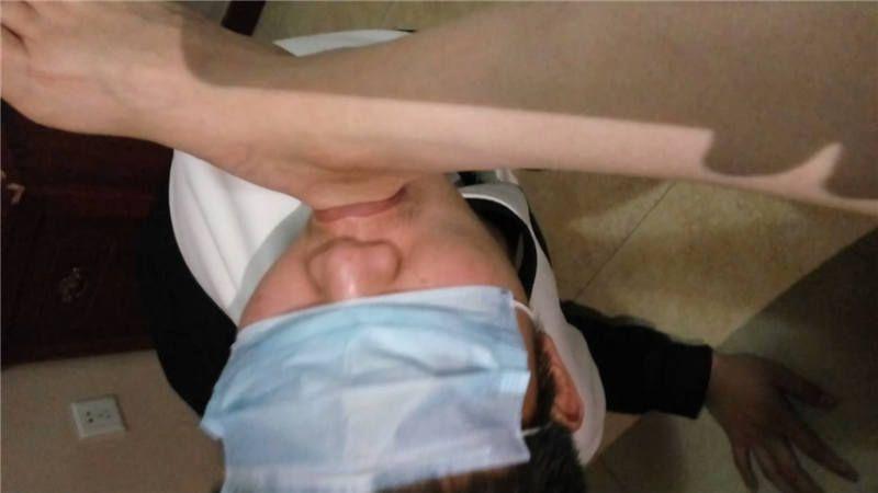 鸽宝S裸足插嘴深喉舔脚