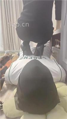 【丫丫】一堆脏鞋子全体重踩踏