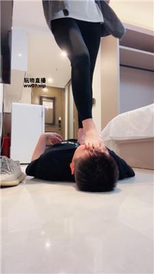 【怡宝】超美玉足捂脸窒息 bf51613