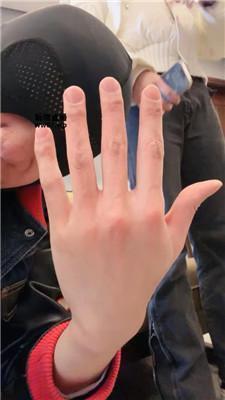 【狗哥】开发素人小姐姐-耳光踢裆-白袜踩踏 bf51477