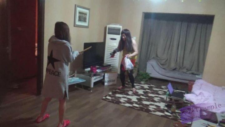 【品丝阁】女王严惩变装小偷