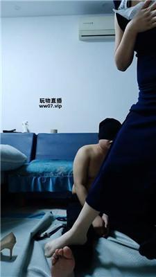 【樊儿】骑马鞭打-肉丝脚踩虐 JS250416-11