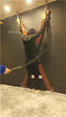 【晏青】十字架固定鞭打sp/跪舔黑丝脚