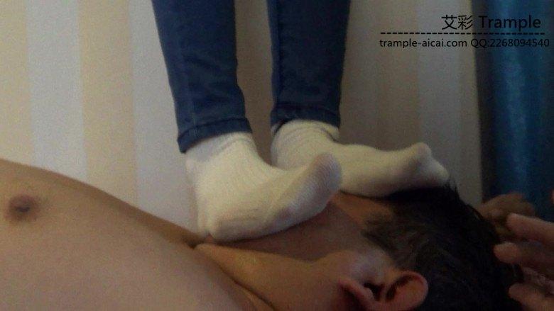 黑冰汗臭运动鞋棉袜崇拜踩踏站脸