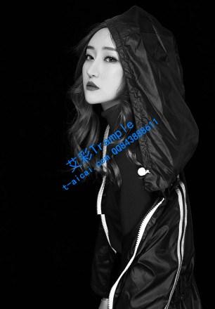 想不想钻进我穿了半个月的臭袜子里面