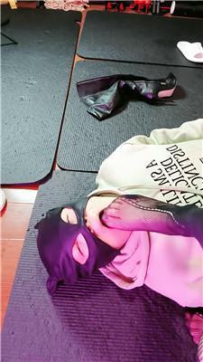 【冰炫女主】下跪清理脏高跟长靴 bf50870