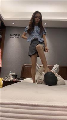 【Anna】舔脏鞋底-白袜踩踏骑马 JS250303-30