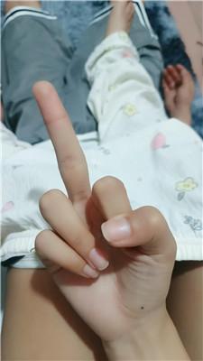 【星辰】素人脚丫狂舔 JS250420-18