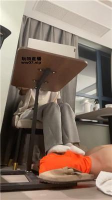 【玥野兔】桌底视角-无意识玩虐 JS250508-13