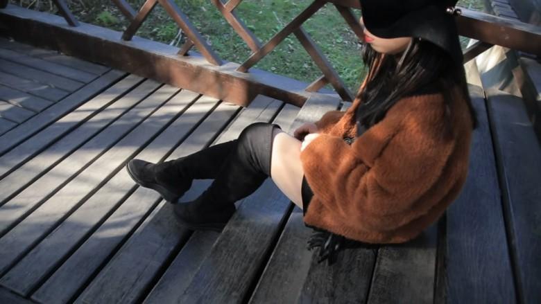 某在校大学生公园长靴肉丝秀