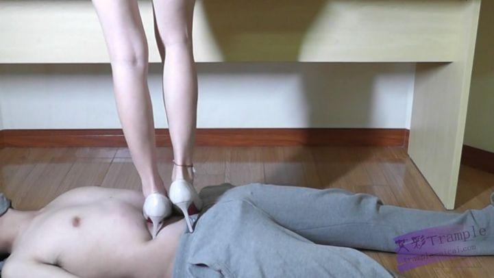 宝儿浅口露趾缝细高跟全体重踩踏