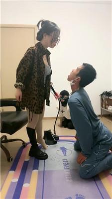 【薇薇】长靴踩虐/骑马狗爬/鞭打/囚禁狗笼 bf50510