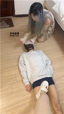 【Wh情侣】衣架各种抽-舔脏鞋踩踏  JS250330-18