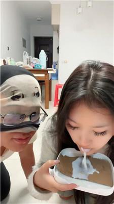 【锅盖子】脏鞋脚下喂食羞辱【下】 bf49063