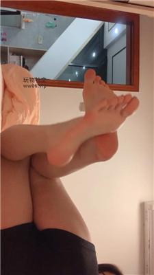 【怡宝】狗几把打起来    250204-27