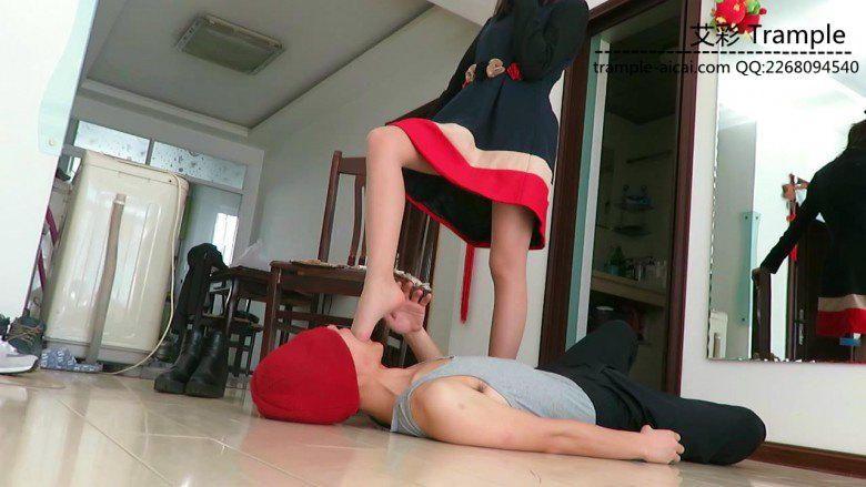 给超美00后天使女主短靴长肉丝做肉垫鞋垫！丝袜插嘴！