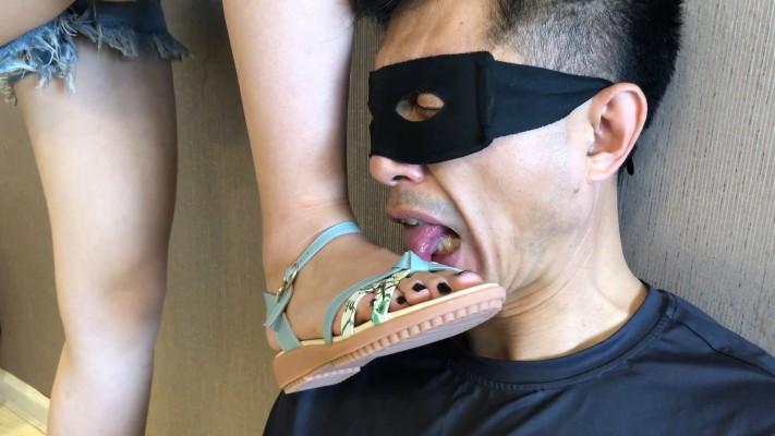 【蛋碎娇娃】美女惩治恶癖邻居 YC-230301