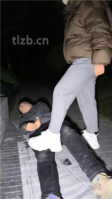 【冰爷】户外-骑马骑脖/运动鞋白袜踩踏