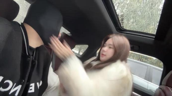 【狗哥】车内教素人小姐姐玩SM JS250125-5