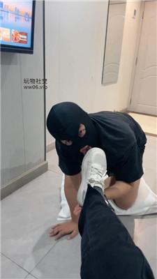 【白兔】舔素人小姐姐的脏鞋 JS250111-12