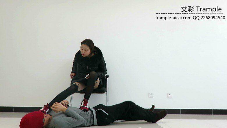 甜美媛媛女主出演！黑老师收学生钱被谩骂暴打！