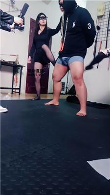 【鸿运双女团】3S-运动鞋蹂躏暴揍踩废物 JS250328-7