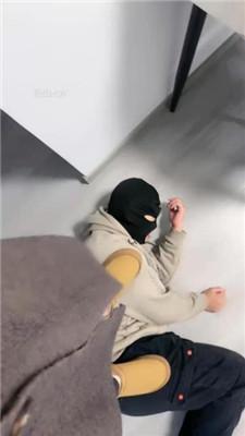 【樱子大人】口吐喂食/雪地靴踩虐/提档耳光/鞭打