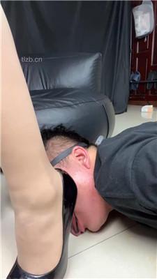 【甜心教主】肉丝高跟美腿踩虐诱惑