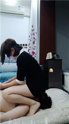 【樊儿】骑狗背鞭打-玉足狂舔-坐脸窒息 JS250425-9