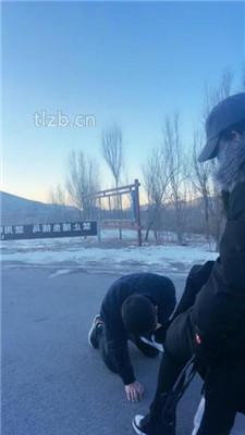 【沐夏夜】户外景区溜双狗