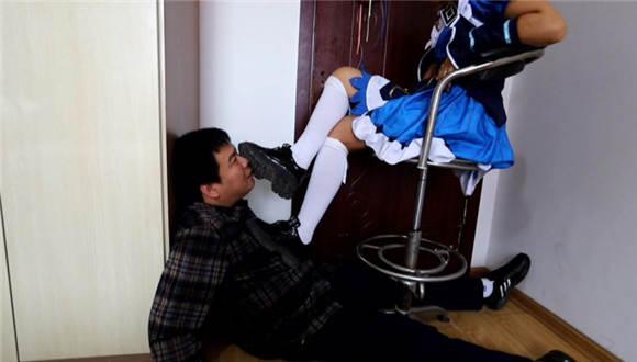 【奕潇】仙境爱丽丝臭袜子插嘴窒息