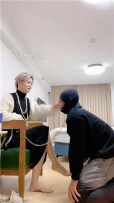 【甜味药丸】运动后强制闻棉袜/裸足狂舔