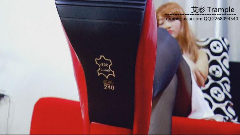 洋娃娃第一人称秀丝足