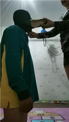 【手机用户8167】寂寞少妇肉丝脚玩虐 JS250420-35