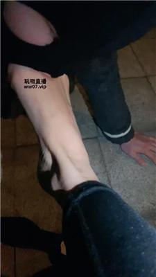 【温蒂】户外-高跟玉足恋足舔 JS250331-37