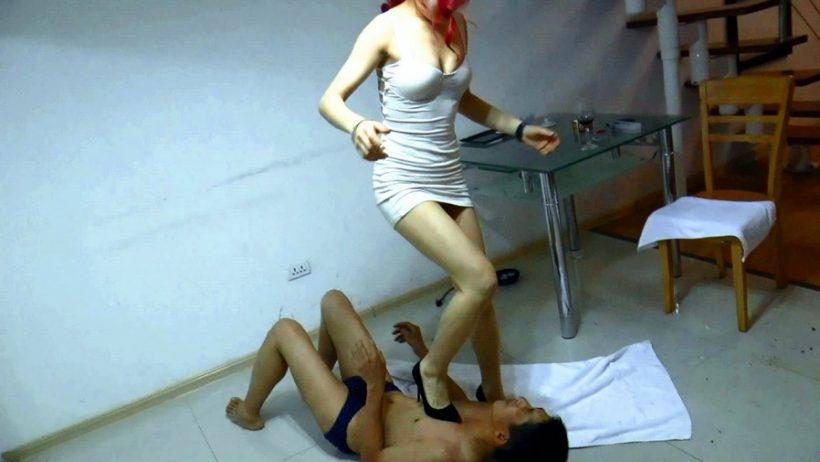 重创挑食家奴 极其暴力