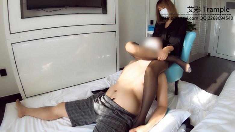 【QD】丝媛黑丝黑高跟踩踏