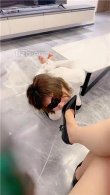 【妆主大大】母畜-鞭打/遛狗爬行/反绑强制舔/物化鞋架