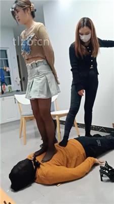 【芮瑶】双S-骑马鞭打/轮流踩踏