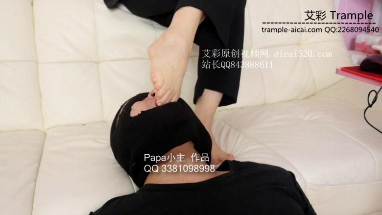 喜欢小主的白袜裸足吗