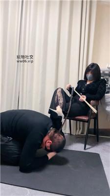 【可馨】狗笼圈养外卖小哥-藤条鞭打 JS250116-28