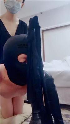 【水蜜樱桃】长靴黑丝踩虐家奴 bf50786