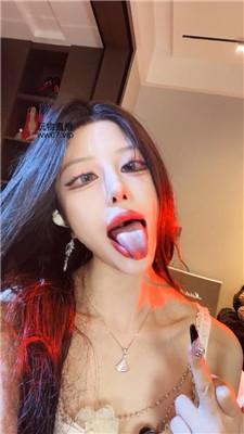 【龙妈】滚进来舔鞋底    250227-12