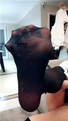 【艾佳】吃烟灰/舔脏鞋/重度鞭打 JS250309-9