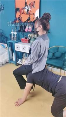 【魔鬼天使】高跟碾压狗爪/强制闻鞋/磕头求饶/骑马爬